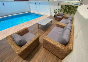 Casa Bahía, con piscina y excelente ubicación